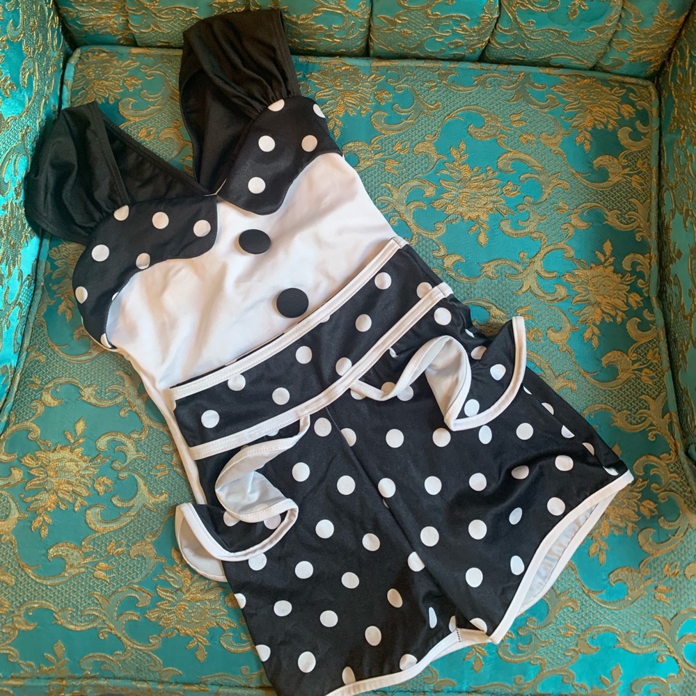 Stage boutique child xs two-piece costume. Tap, jazz, Barbie. Dancewear